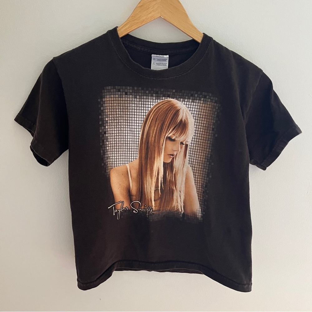 *Rare* Taylor Swift Speak Now Tour Merch Shirt Size Youth Small